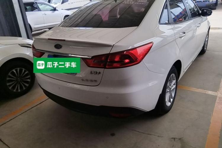 Used Ford Escort 2019 Revised Version 1.5L Manual "Quality Enjoyment" Trim (Tire Pressure Monitoring) China VI Standard Rear Right 45 Deg