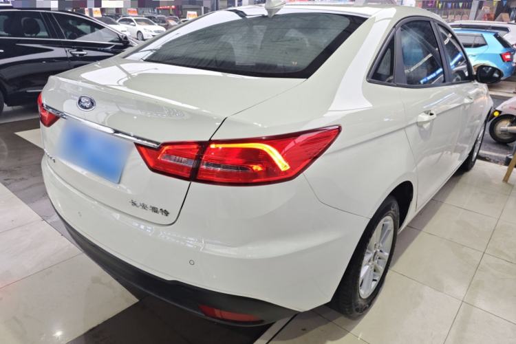 Used Ford Escort 2019 Revised 1.5L Automatic ZhiXiang Version (Tire Pressure Monitoring) China VI Standard Rear Right 45 Deg