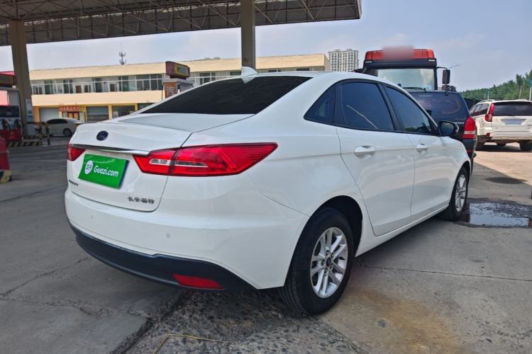 Used Ford Escort 2019 Revised 1.5L Automatic ZhiXiang Version (Tire Pressure Monitoring) China VI Standard Rear Right 45 Deg