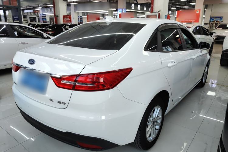 Used Ford Escort 2019 Revised 1.5L Automatic ZhiXiang Version (Tire Pressure Monitoring) China VI Standard Rear Right 45 Deg