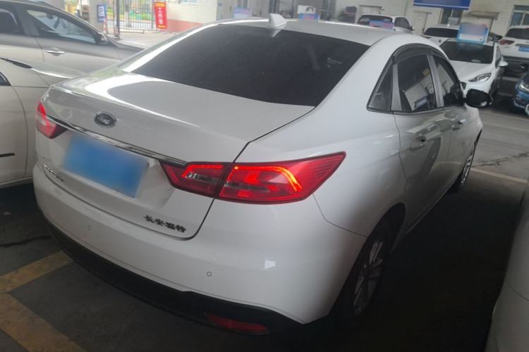 Used Ford Escort 2019 Revised 1.5L Automatic ZhiXiang Version (Tire Pressure Monitoring) China VI Standard Rear Right 45 Deg