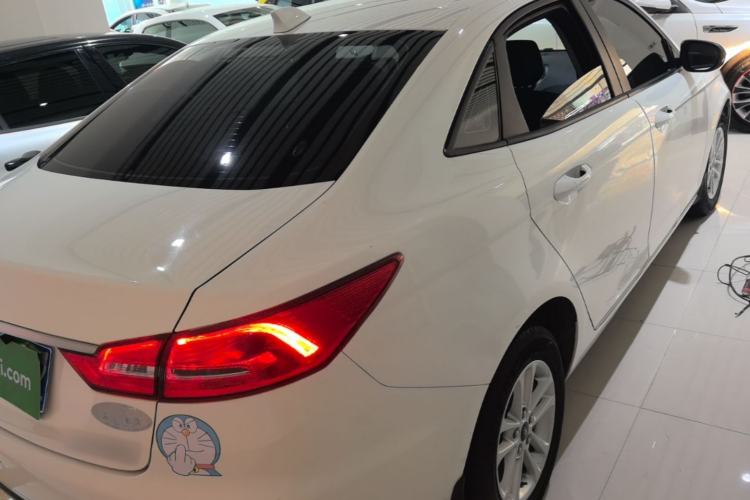 Used Ford Escort 2019 Revised 1.5L Automatic ZhiXiang Version (Tire Pressure Monitoring) China VI Standard Rear Right 45 Deg
