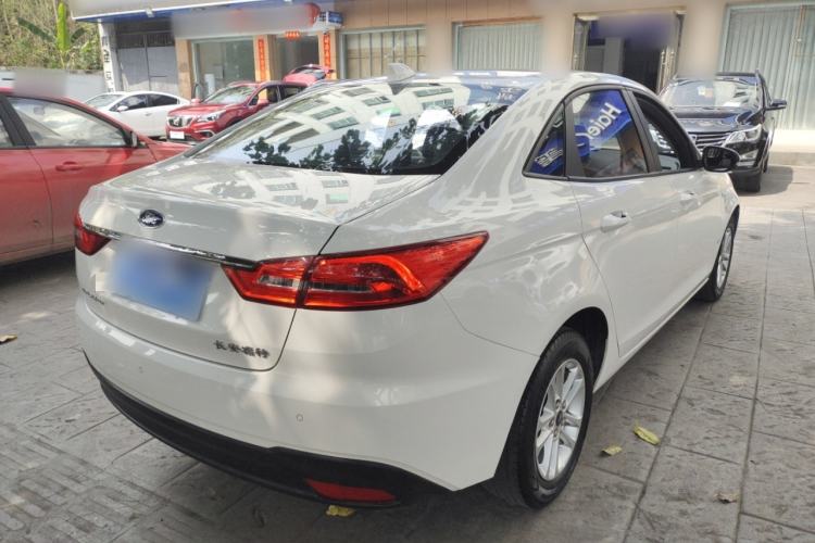 Used Ford Escort 2019 Revised 1.5L Automatic ZhiXiang Version (Tire Pressure Monitoring) China VI Standard Rear Right 45 Deg