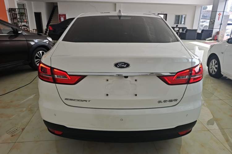 Used Ford Escort 2019 Revised Version 1.5L Automatic Enjoyment Type China VI Standard Rear