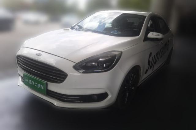 Ojetý Ford Escort 2019 EcoBoost 125 Automatic Luxury Edition