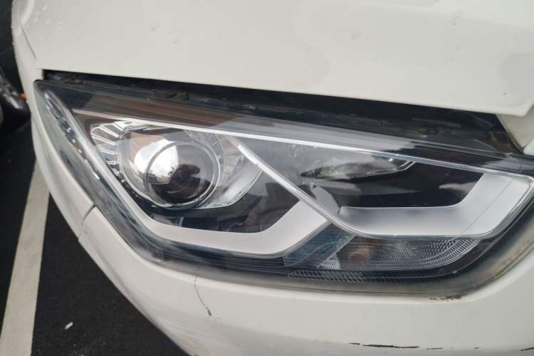 Used Ford Escort 2019 Revised 1.5L Automatic ZhiXiang Version China VI Standard Right Front Headlight