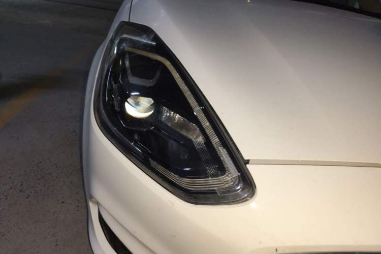 Used Ford Escort 2019 Revised Version 1.5L Automatic Enjoyment Type China VI Standard Right Front Headlight