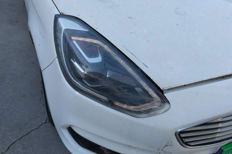 Used Ford Escort 2019 Revised Version 1.5L Automatic Enjoyment Type China VI Standard Right Front Headlight