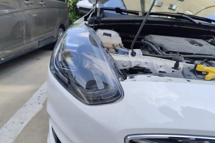 Used Ford Escort 2019 Revised Version 1.5L Automatic Enjoyment Type China VI Standard Right Front Headlight