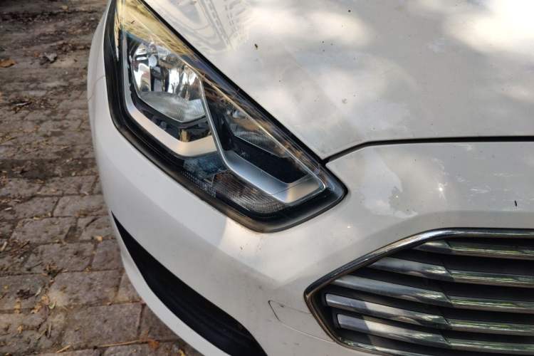 Used Ford Escort 2019 Revised 1.5L Automatic ZhiXiang Version (Tire Pressure Monitoring) China VI Standard Right Front Headlight