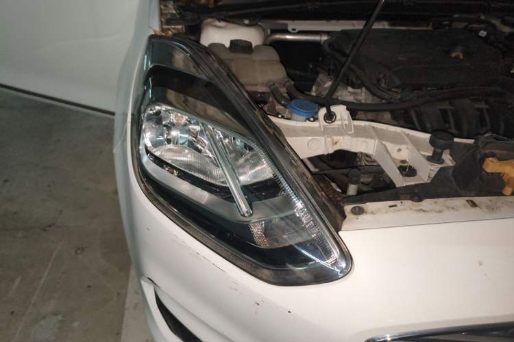 Used Ford Escort 2019 1.5L Automatic Enjoyment Model Right Front Headlight