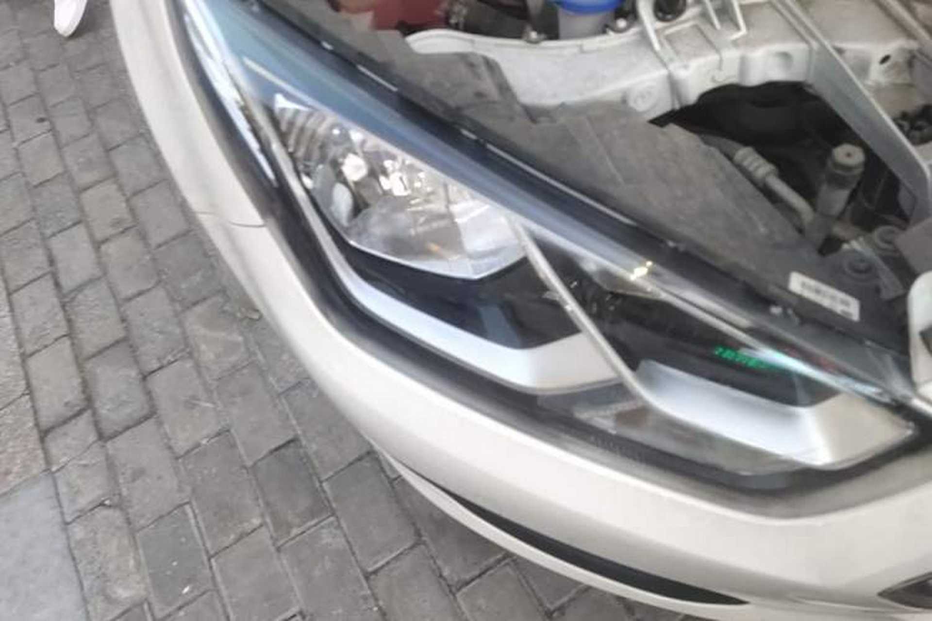 Used Ford Escort 2019 Revised Version 1.5L Manual "Quality Enjoyment" Trim (Tire Pressure Monitoring) China VI Standard Right Front Headlight