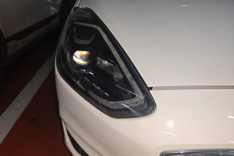 Used Ford Escort 2019 Revised Version 1.5L Automatic Enjoyment Type China V Standard Right Front Headlight