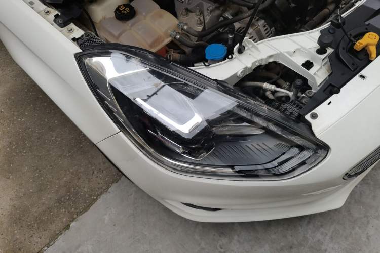 Used Ford Escort 2019 Revised Version 1.5L Automatic Enjoyment Type China VI Standard Right Front Headlight