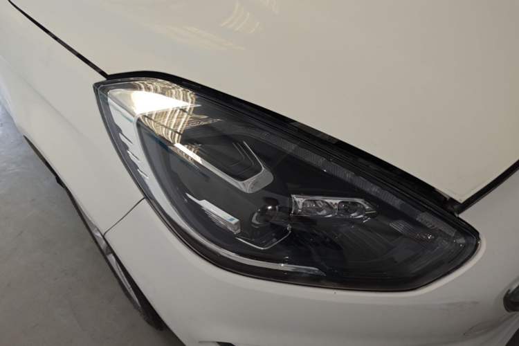 Used Ford Escort 2019 1.5L Automatic Enjoyment Model Right Front Headlight