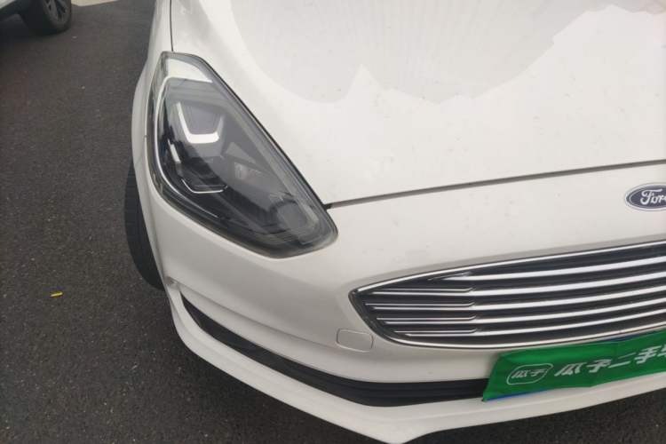 Used Ford Escort 2019 Revised Version 1.5L Automatic Enjoyment Type China VI Standard Right Front Headlight