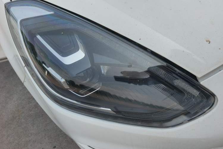 Used Ford Escort 2019 Revised Version 1.5L Automatic Enjoyment Type China VI Standard Right Front Headlight