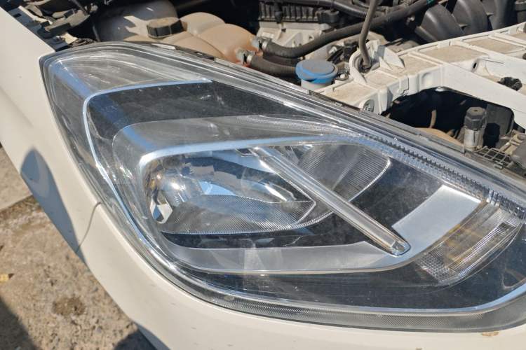 Used Ford Escort 2019 1.5L Automatic ZhiXiang Model Right Front Headlight