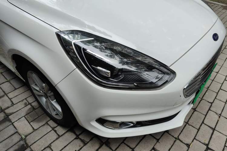 Used Ford Escort 2019 Revised Version 1.5L Automatic Enjoyment Type China VI Standard Right Front Headlight