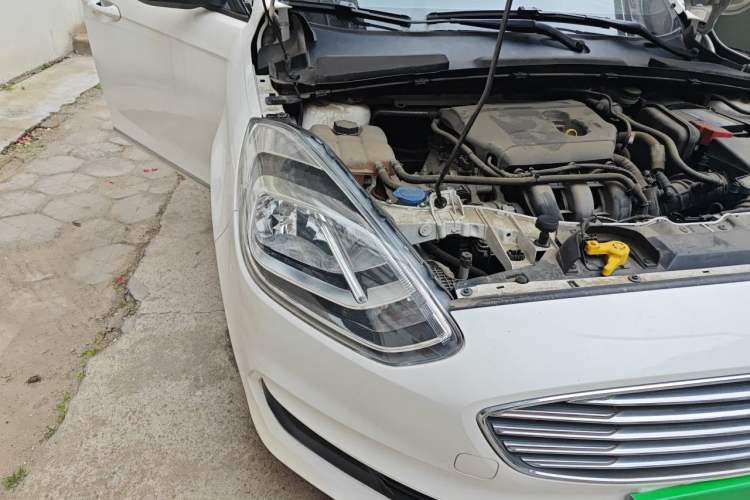 Used Ford Escort 2019 1.5L Automatic ZhiXiang Model Right Front Headlight