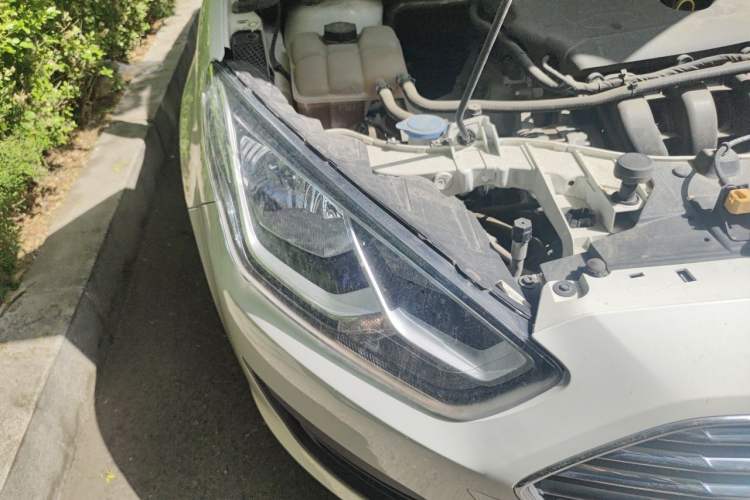 Used Ford Escort 2019 Revised 1.5L Automatic ZhiXiang Version China VI Standard Right Front Headlight