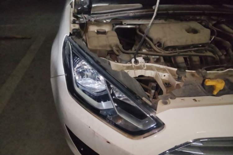 Used Ford Escort 2019 Revised 1.5L Automatic ZhiXiang Version (Tire Pressure Monitoring) China VI Standard Right Front Headlight
