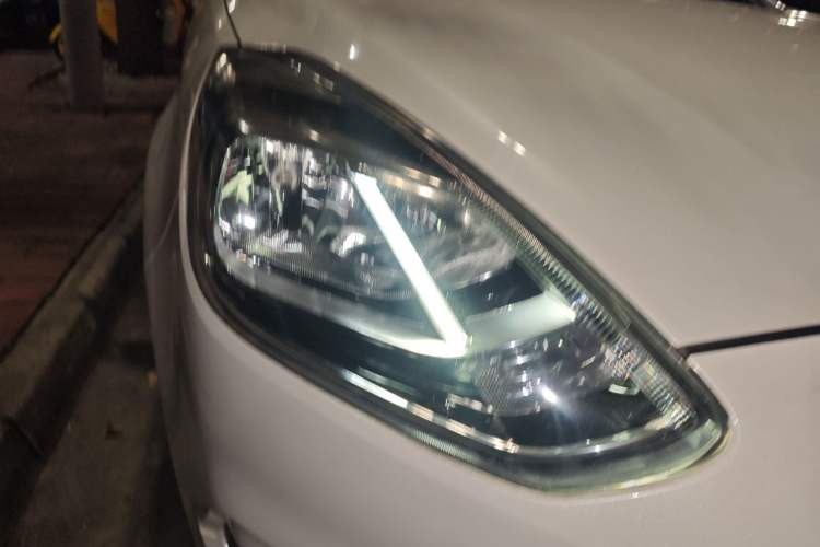 Used Ford Escort 2019 1.5L Automatic Enjoyment Model Right Front Headlight