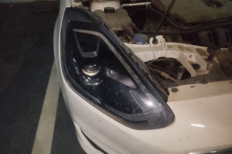 Used Ford Escort 2019 Revised Version 1.5L Automatic Enjoyment Type China VI Standard Right Front Headlight