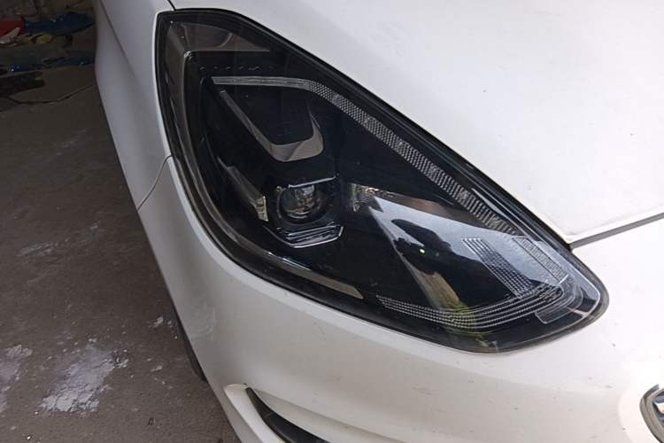 Used Ford Escort 2019 Revised Version 1.5L Automatic Enjoyment Type China VI Standard Right Front Headlight