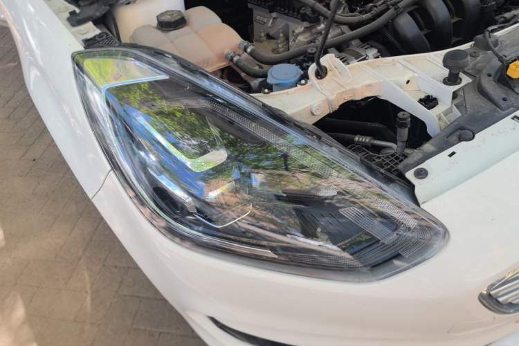 Used Ford Escort 2019 Revised Version 1.5L Automatic Enjoyment Type China VI Standard Right Front Headlight