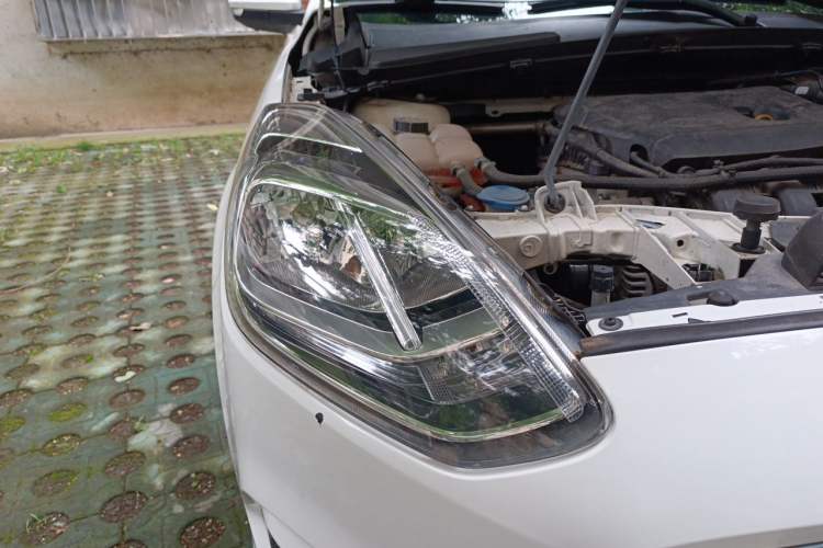 Used Ford Escort 2019 1.5L Automatic ZhiXiang Model Right Front Headlight