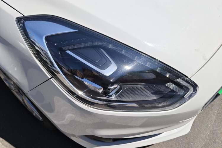 Used Ford Escort 2019 Revised Version 1.5L Automatic Enjoyment Type China VI Standard Right Front Headlight