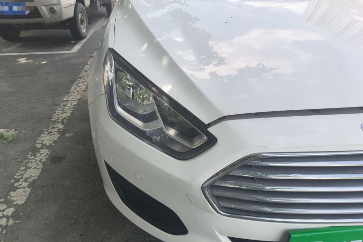Used Ford Escort 2019 Revised 1.5L Automatic ZhiXiang Version (Tire Pressure Monitoring) China VI Standard Right Front Headlight