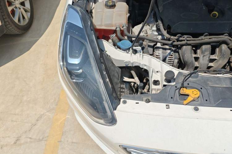 Used Ford Escort 2019 Revised Version 1.5L Automatic Enjoyment Type China VI Standard Right Front Headlight