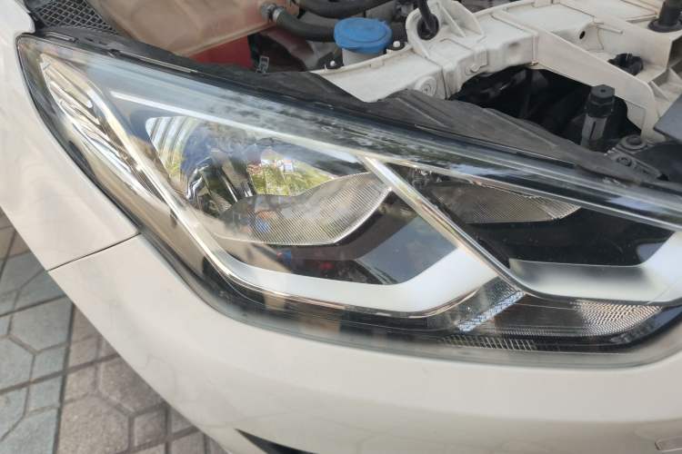 Used Ford Escort 2019 1.5L Automatic ZhiXiang Model Right Front Headlight