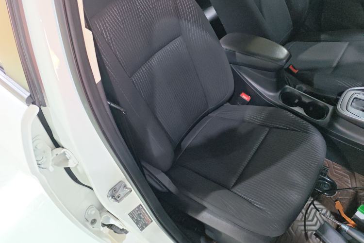 Used Ford Escort 2019 Revised 1.5L Automatic ZhiXiang Version (Tire Pressure Monitoring) China VI Standard Right Front Seat