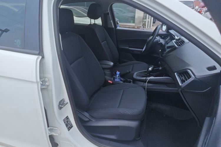 Used Ford Escort 2019 Revised 1.5L Automatic ZhiXiang Version (Tire Pressure Monitoring) China VI Standard Right Front Seat