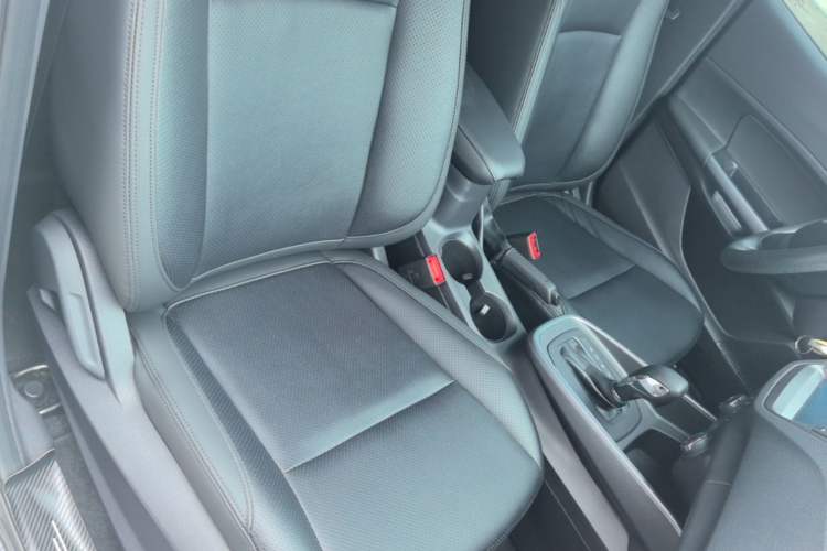 Used Ford Escort 2019 Revised 1.5L Automatic ZhiXiang Version (Tire Pressure Monitoring) China VI Standard Right Front Seat