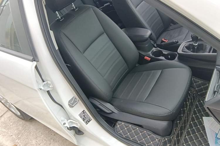 Used Ford Escort 2019 Revised Version 1.5L Manual "Quality Enjoyment" Trim (Tire Pressure Monitoring) China VI Standard Right Front Seat