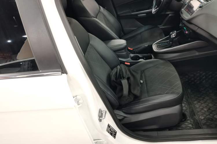 Used Ford Escort 2019 Revised Version 1.5L Automatic Enjoyment Type China VI Standard Right Front Seat