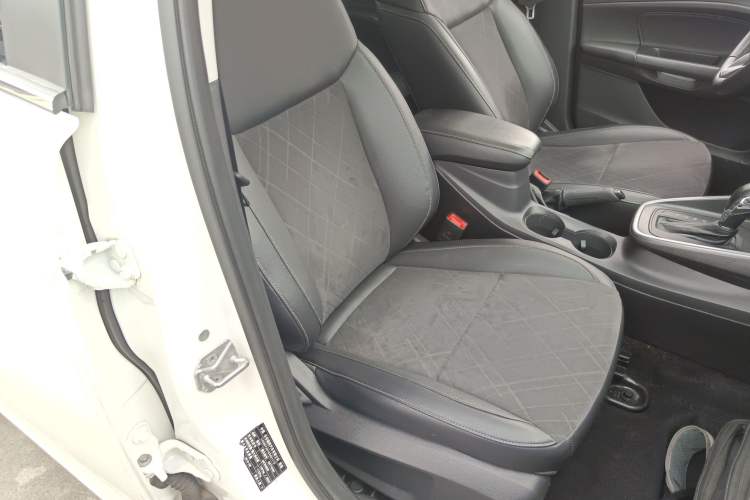 Used Ford Escort 2019 Revised Version 1.5L Automatic Enjoyment Type China VI Standard Right Front Seat