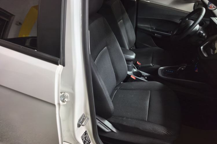 Used Ford Escort 2019 Revised 1.5L Automatic ZhiXiang Version (Tire Pressure Monitoring) China VI Standard Right Front Seat