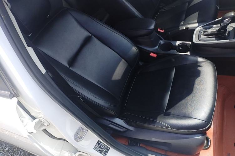 Used Ford Escort 2019 Revised 1.5L Automatic ZhiXiang Version (Tire Pressure Monitoring) China VI Standard Right Front Seat