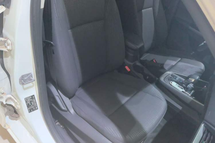 Used Ford Escort 2019 Revised 1.5L Automatic ZhiXiang Version (Tire Pressure Monitoring) China VI Standard Right Front Seat