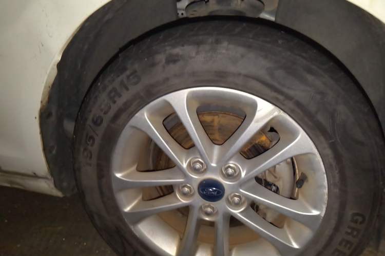 Used Ford Escort 2019 1.5L Automatic ZhiXiang Model Right Front Wheel Hub
