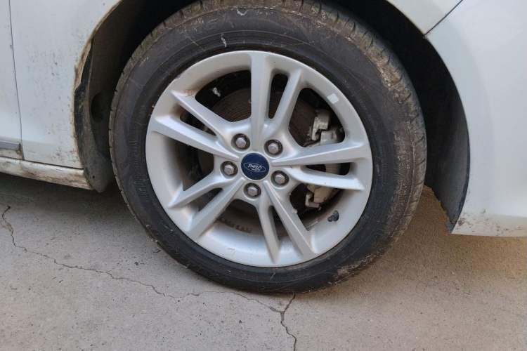 Used Ford Escort 2019 Revised Version 1.5L Automatic Enjoyment Type China VI Standard Right Front Wheel Hub