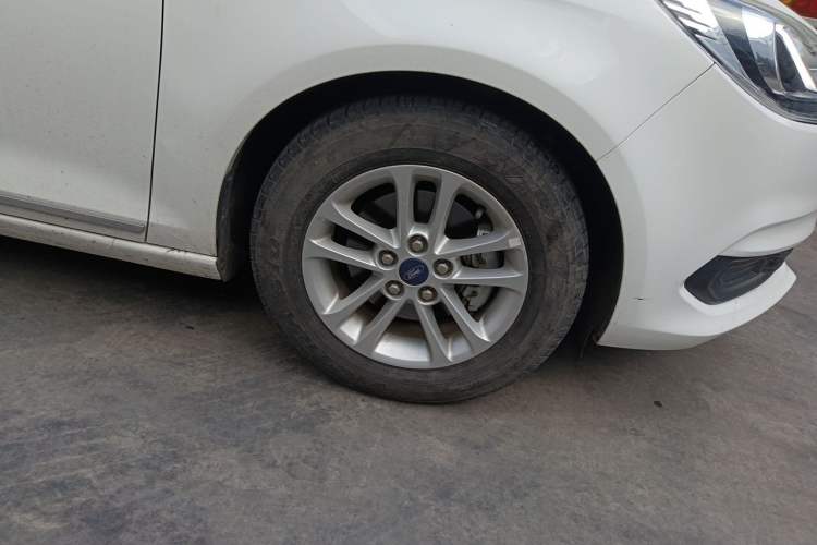 Used Ford Escort 2019 1.5L Manual ZhiXiang Version Right Front Wheel Hub