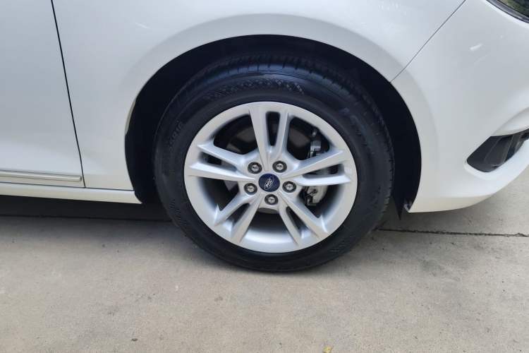 Used Ford Escort 2019 Revised Version 1.5L Automatic Enjoyment Type China VI Standard Right Front Wheel Hub
