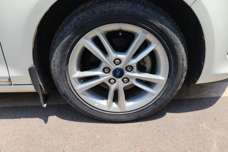 Used Ford Escort 2019 Revised Version 1.5L Automatic Enjoyment Type China VI Standard Right Front Wheel Hub