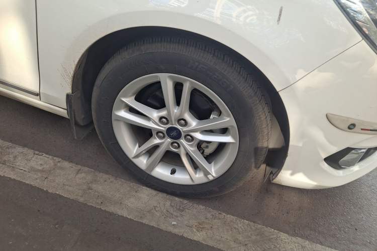 Used Ford Escort 2019 Revised Version 1.5L Automatic Enjoyment Type China VI Standard Right Front Wheel Hub